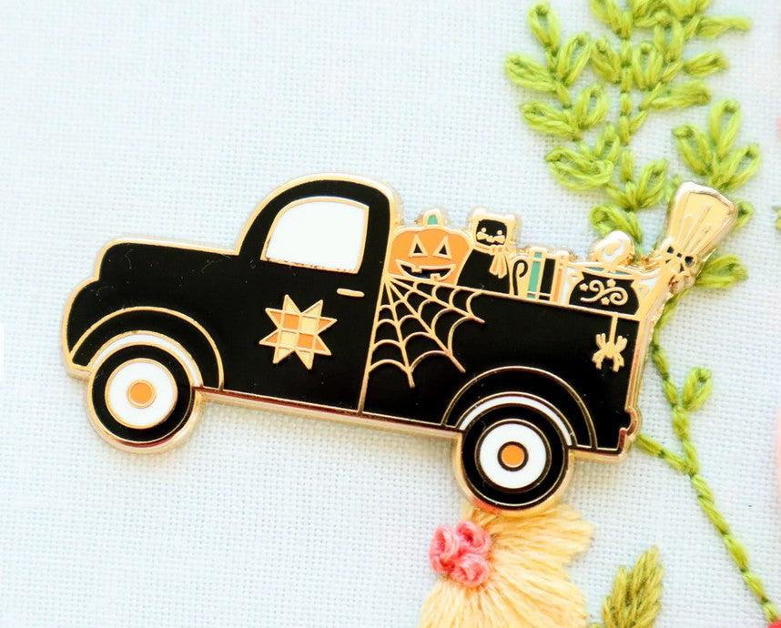 Halloween Truck Magnetic Needle Minder