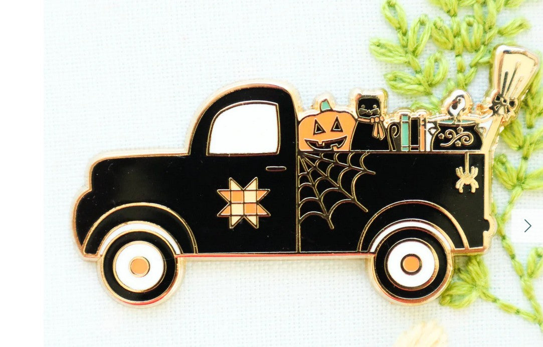 Halloween Truck Magnetic Needle Minder