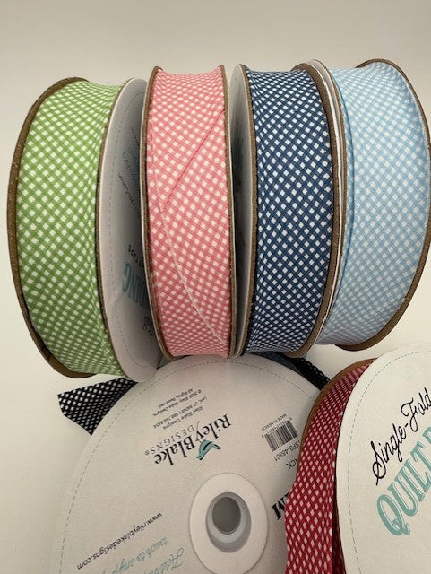 2.5” Bias Quilt Binding – Riley Blake Green Gingham Single Fold Quilt Binding – Sold by the Yard