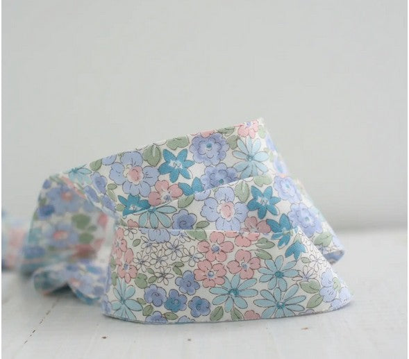 2.5” Bias Quilt Binding – Blue Garden Bloom – Ready-Made Cotton Binding – Made in USA – Sold by the Yard