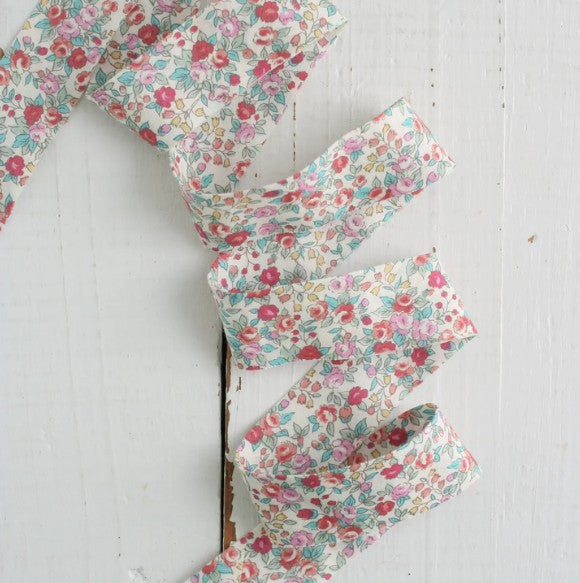 2.5” Bias Quilt Binding – Bouquet Blossom – Ready-Made Cotton Binding – Made in USA – Sold by the Yard